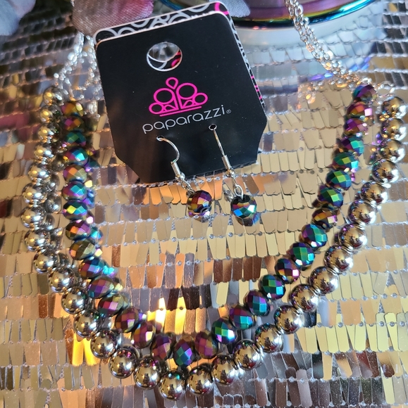 🧜‍♀️Paparazzi Oil Spill Color of the DayNecklace - Picture 5 of 7